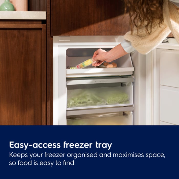 Easy-access freezer tray. Keeps your freezer organised and maximises space, so food is easy to find.