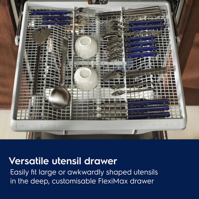 Versatile utensil drawer. Easily fit large or awkwardly shaped utensils in the deep, customisable FlexiMax drawer.