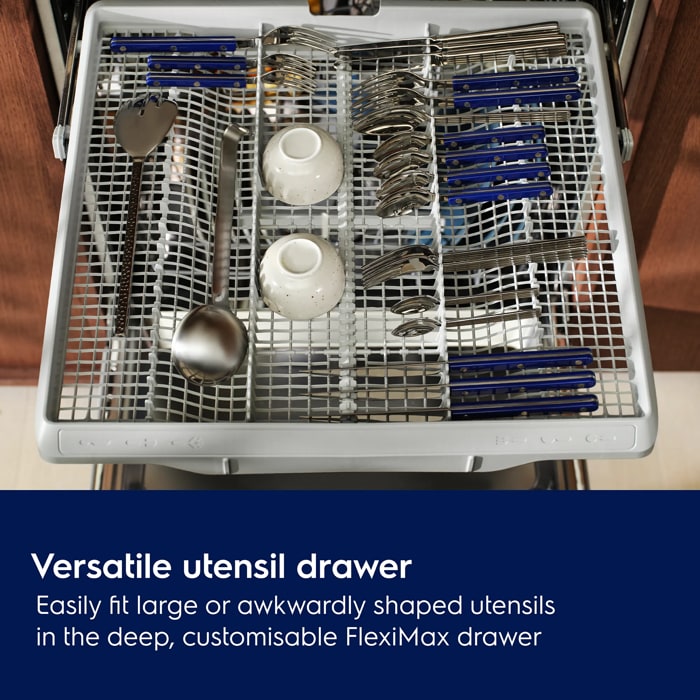 Versatile utensil drawer. Easily fit large or awkwardly shaped utensils in the deep, customisable FlexiMax drawer.