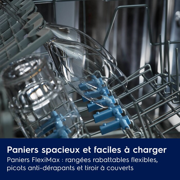 Paniers spacieux et faciles à charger Paniers FlexiMax : rangées rabattables flexibles, picots anti-dérapants et tiroir à couverts